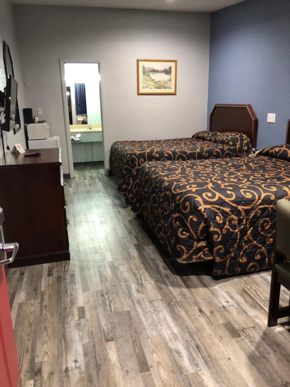 Delux Inn 克利本 外观 照片
